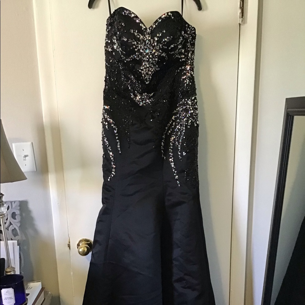 Women’s Size 10 ball gown